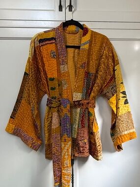 Beautiful Goldenrod Kimono 👘